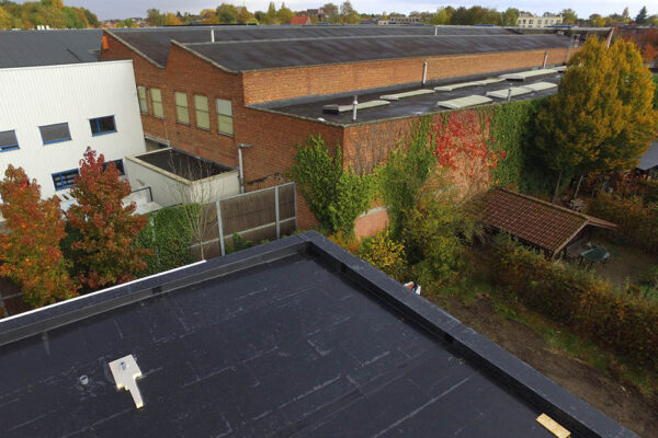 flat roofing accessible and utilizable space
